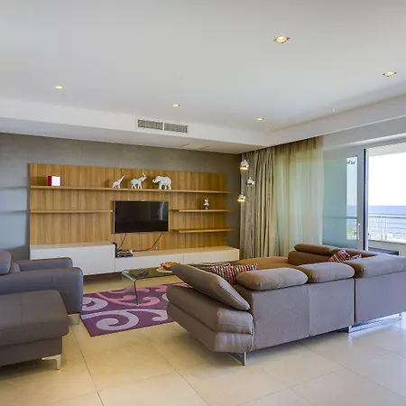 Apartment Luxury Seafront Oasis In W/ Pool Sliema