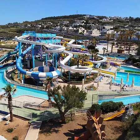 Luxury Seafront Oasis In W/ Pool Σλιέμα