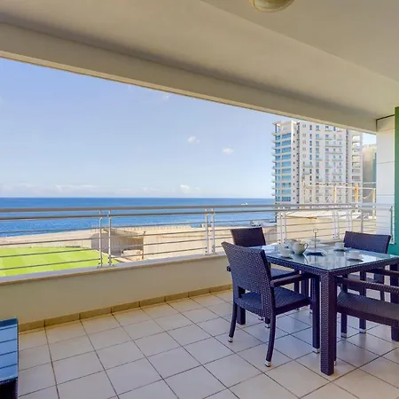 Luxury Seafront Oasis In W/ Pool