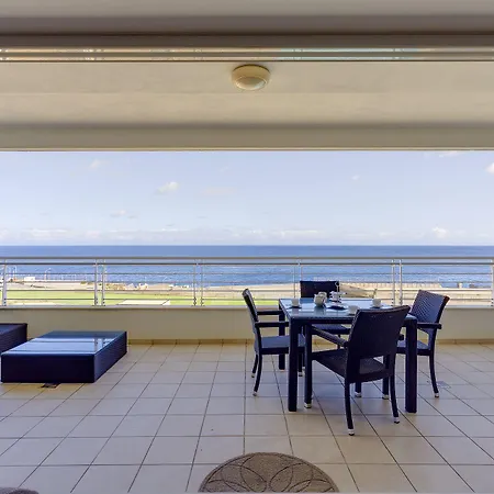 Apartment Luxury Seafront Oasis In W/ Pool *
