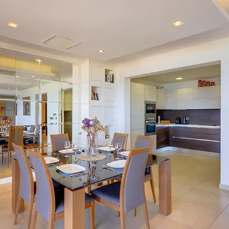 Apartment Luxury Seafront Oasis In W/ Pool