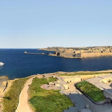 Luxury Seafront Oasis In W/ Pool Sliema