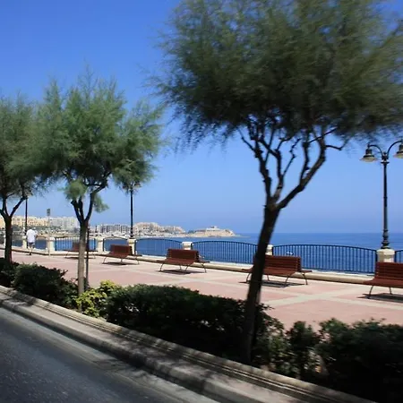 Apartment Luxury Seafront Oasis In W/ Pool