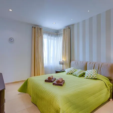 Luxury Seafront Oasis In W/ Pool Apartment *