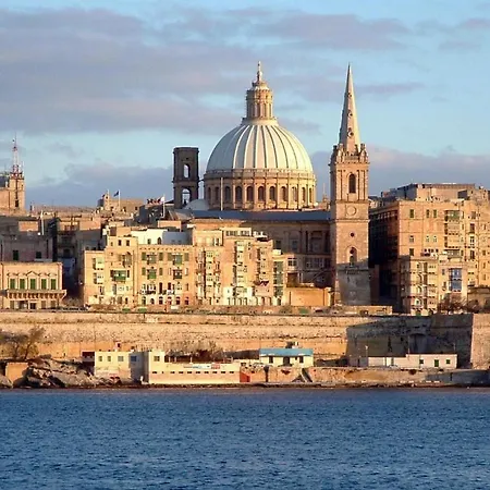 Luxury Seafront Oasis In W/ Pool Sliema