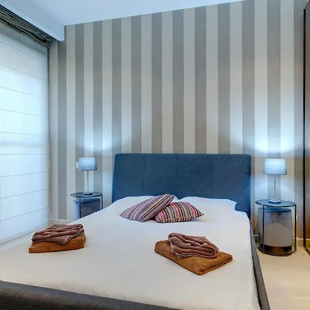 アパート Luxury Seafront Oasis In W/ Pool スリーマ